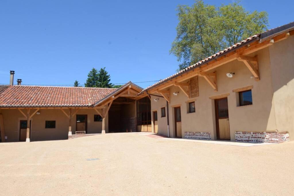 Ancien Haras refait à neuf à 3 km de Vonnas Vila Exterior foto