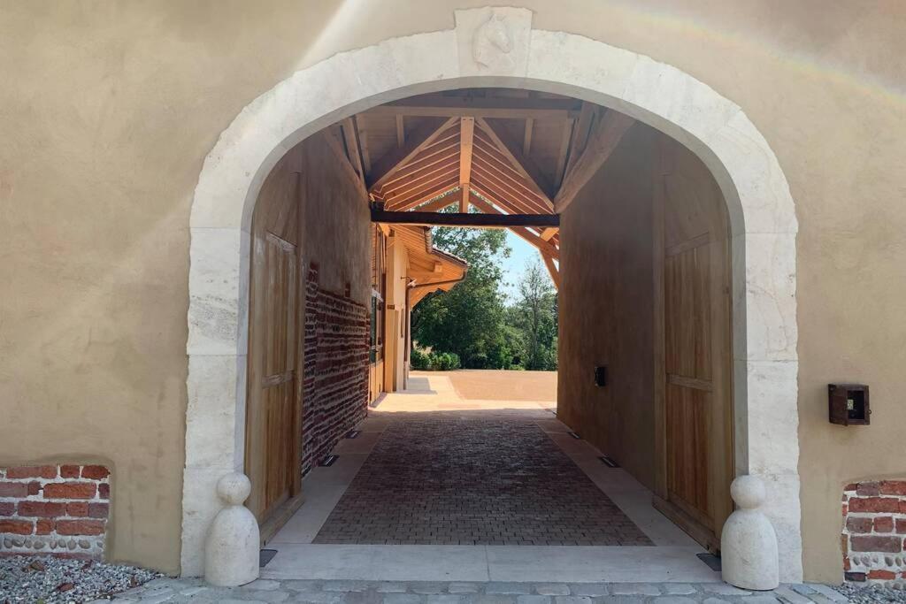 Ancien Haras refait à neuf à 3 km de Vonnas Vila Exterior foto