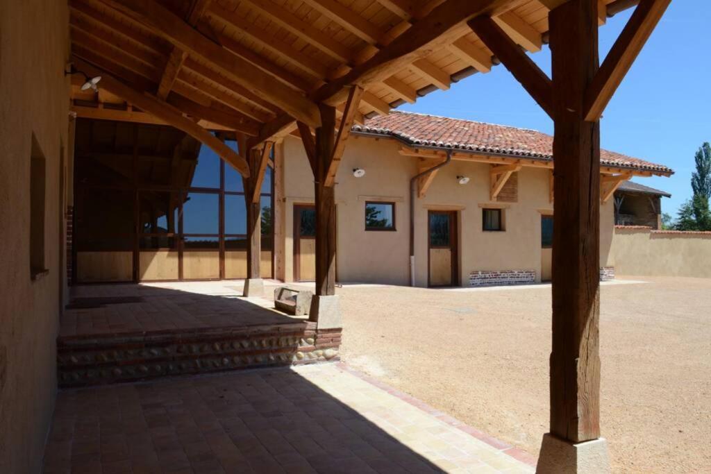 Ancien Haras refait à neuf à 3 km de Vonnas Vila Exterior foto